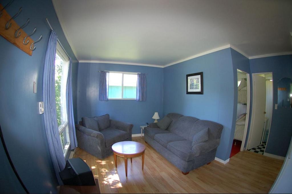 Muskoka Shores Cottages Port Carling Room photo
